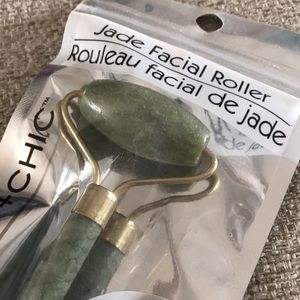 Sassy+Chic Jade Facial Roller
